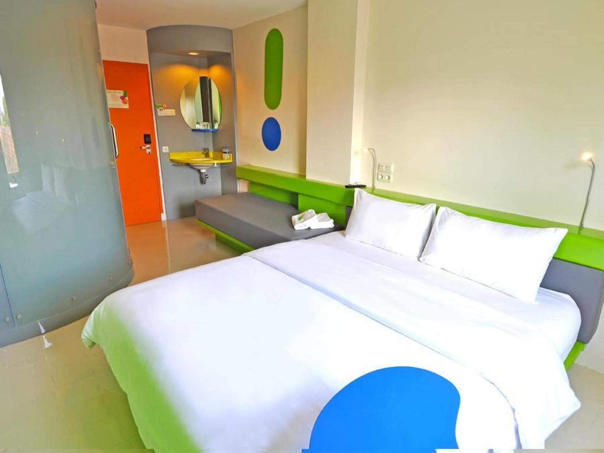 Pop! Hotel Tanjung Karang Bandar Lampung Esterno foto